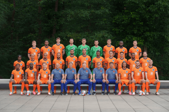 费独中两元,领跑曼联与,伯恩茅斯平,星空体育官方网站,星空体育App,星空体育直播,星空体育平台,星空体育入口