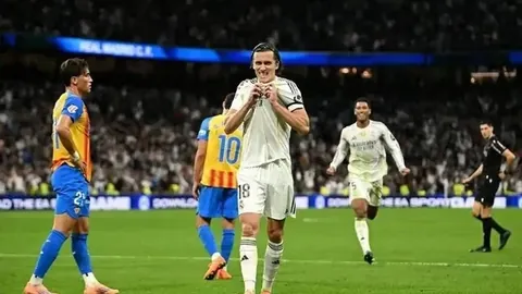 国安11轮击败武汉，巴坎布双响逆转，埃弗拉空叹无力回天